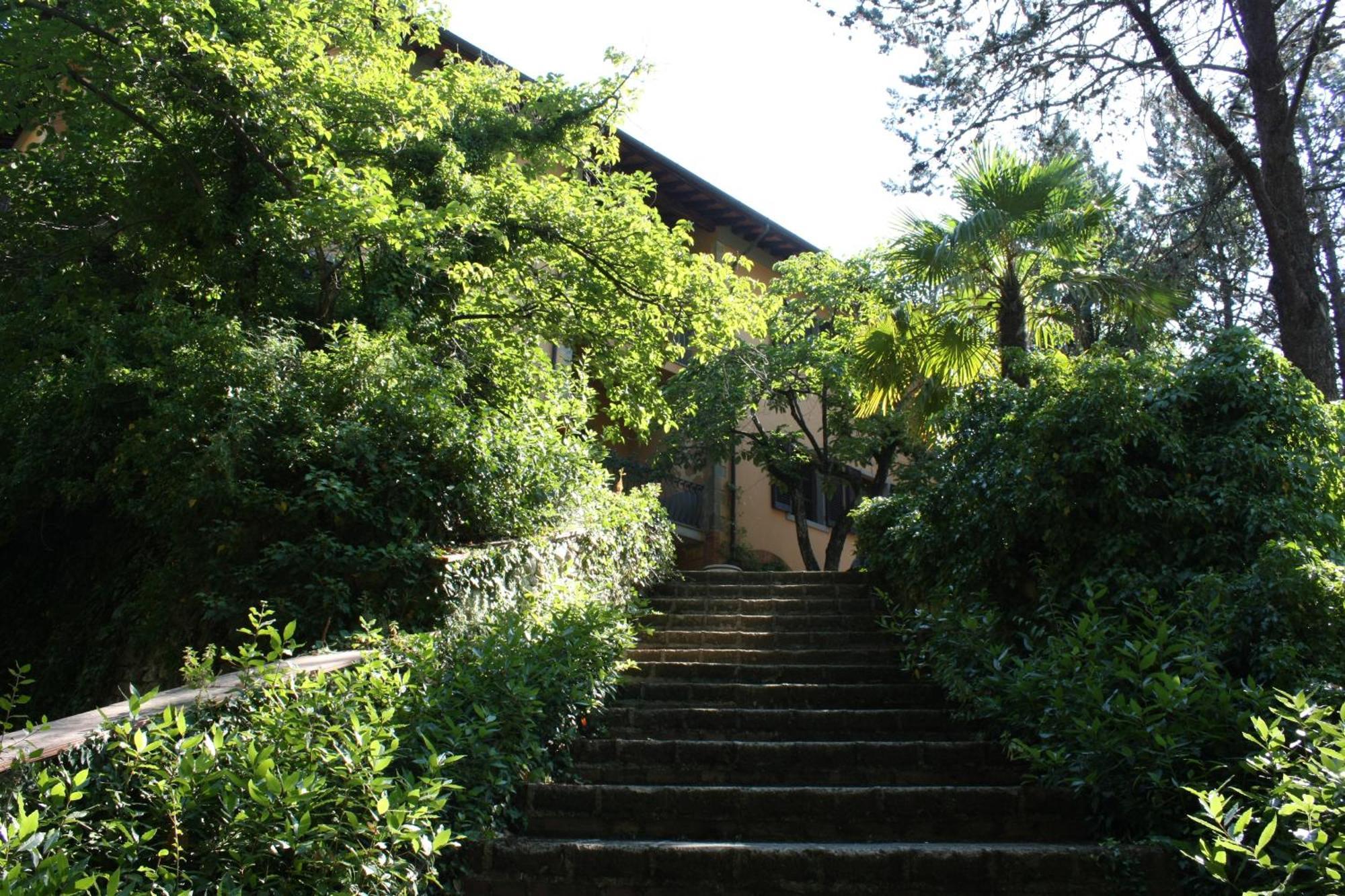 Villa La Nussa Каполона Экстерьер фото